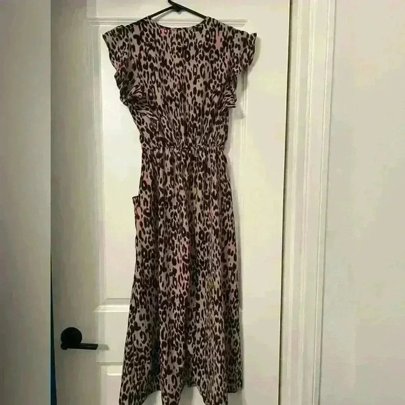 MEDIUM LEOPARD CHEETAH DRESS WITH FLUTTER SLEEVES - Picture 6 of 13